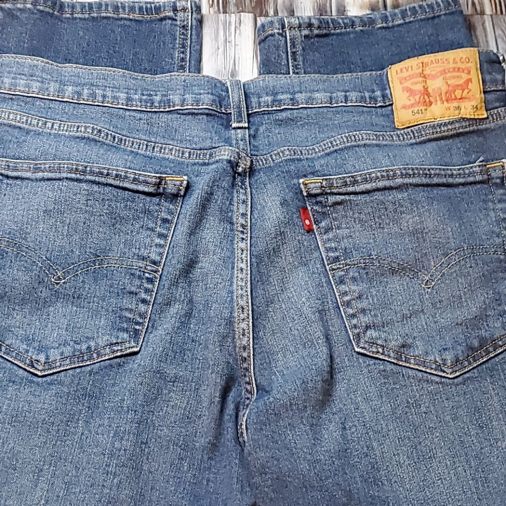 Levis